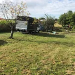 Parking Petit Camion Pas De Lit -ou- Emplacement Tente Calme Assure Parque de Campismo *